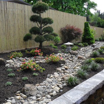 Narrow Japanese Garden
