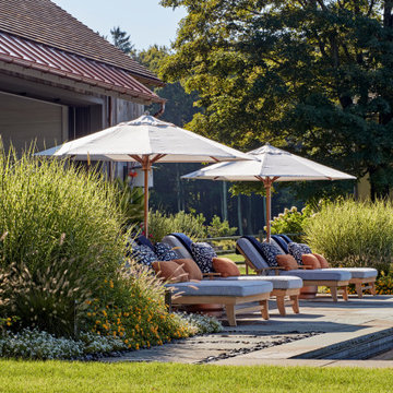 Native grasses are used to create an intimate space for lounging.