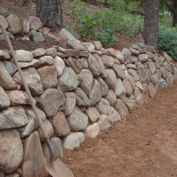 Natural dry stack wall in Colorado. By Mountaineer Landscaping and Painting LLC.