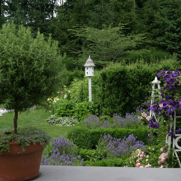 New Canaan Greek Revival - Shrub Border