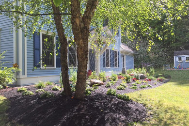 This is an example of a contemporary landscaping in Burlington.