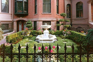 Inspiration for a classic garden in New York.