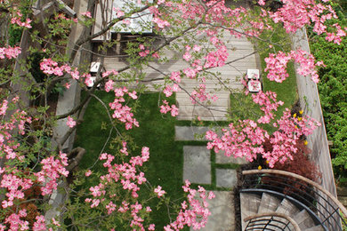 ニューヨークにあるコンテンポラリースタイルのおしゃれな庭の写真