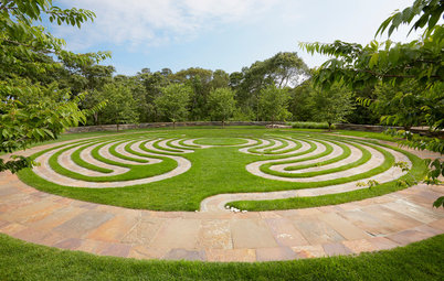 Dem Labyrinth im Garten auf der Spur