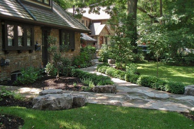 Inspiration for a rustic landscaping in Toronto.