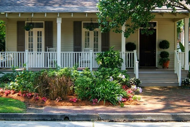 Inspiration for a traditional garden in New Orleans.
