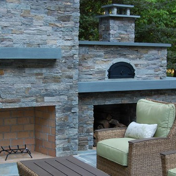 Outdoor Fireplace + Pizza Oven