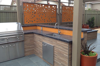 Outdoor kitchen and Bar