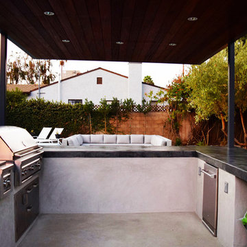 Outdoor Kitchen, Pizza Oven & Barbecue