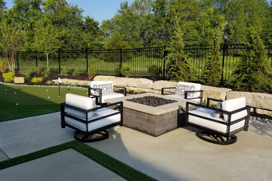 Design ideas for a contemporary landscaping in Kansas City.