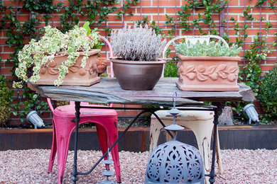 Design ideas for an eclectic garden in Madrid.