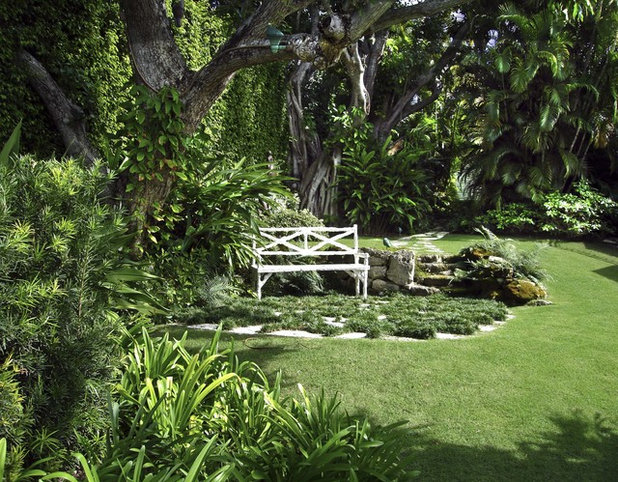 Tropical Landscape by Blakely and Associates Landscape Architects, Inc.