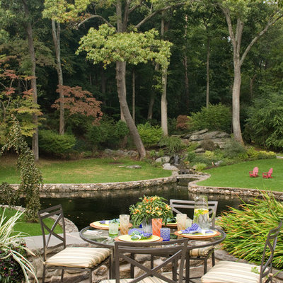 Design ideas for a traditional water fountain landscape in New York.
