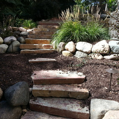 Photo of a traditional backyard landscaping in Minneapolis.