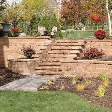 Pewaukee, WI - Retaining Walls with Steps