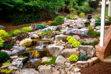 Photo of a traditional landscaping in Atlanta.
