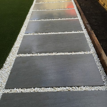 Porcelain paths with white decorative aggregate