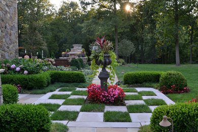 Design ideas for a contemporary garden in New York.