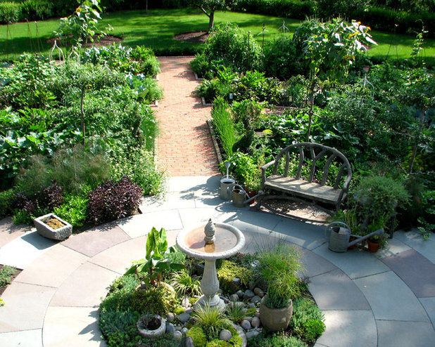 American Traditional Garden by Staab & Olmsted LLC - Landscape Architecture and F