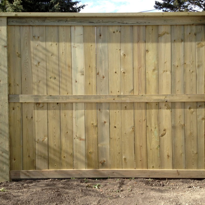 Tall Privacy Fence Photos & Ideas Houzz