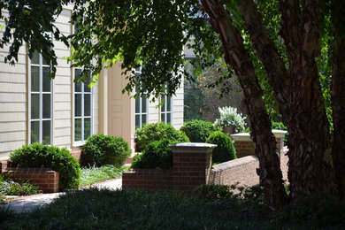 ワシントンD.C.にある高級なトラディショナルスタイルのおしゃれな庭の写真