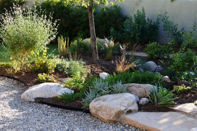 This is an example of a craftsman landscaping in Los Angeles.