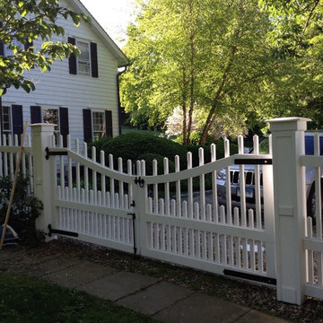 Redding Victorian Picket Fence and Gates