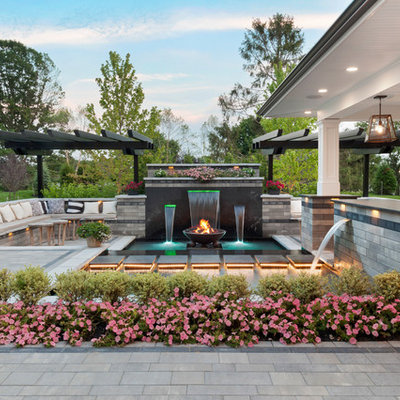 Inspiration for a transitional water fountain landscape in Newark.