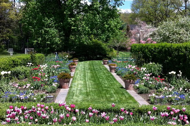 Photo of a traditional formal garden in Other.