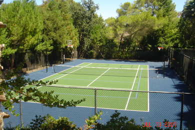 Large classic back partial sun garden for summer in San Francisco with an outdoor sport court.