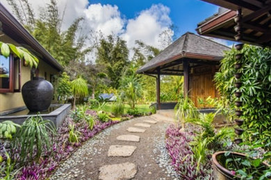 Design ideas for a tropical landscaping in Hawaii.