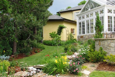 Inspiration for a traditional landscaping in Denver.