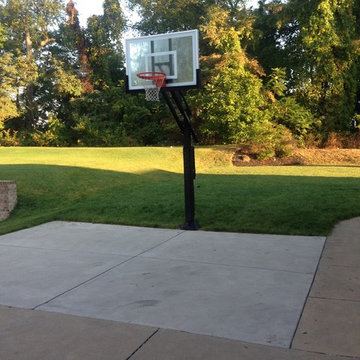 Ronald R's Pro Dunk Silver Basketball System on a 30x40 in Mcmurray, PA