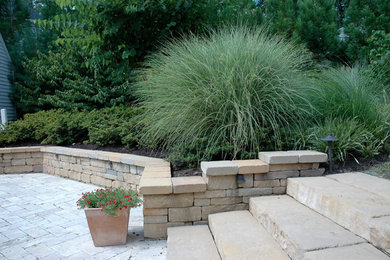 Inspiration for a large traditional partial sun backyard landscaping in Richmond with decking for summer.