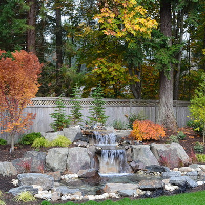 Design ideas for a traditional landscaping in Seattle.