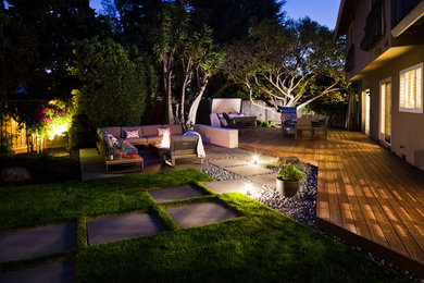 Inspiration for a modern drought-tolerant backyard landscaping in San Francisco.