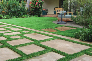 This is an example of a modern landscaping in Los Angeles.