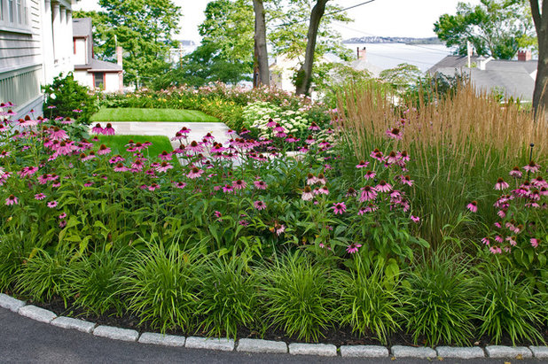 American Traditional Garden by Sean Papich Landscape Architecture