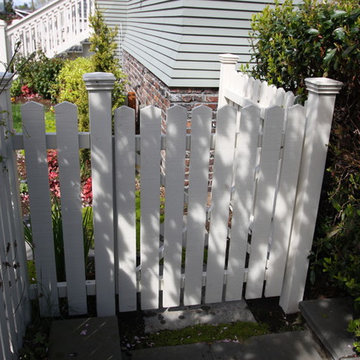 Side Gate