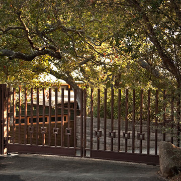 Side Gate