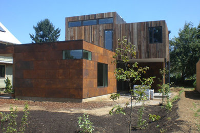 Inspiration for a modern landscaping in Portland.