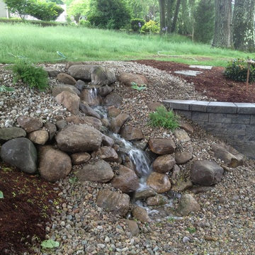 sitting wall / water feature