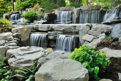 Design ideas for a traditional water fountain landscape in Portland.