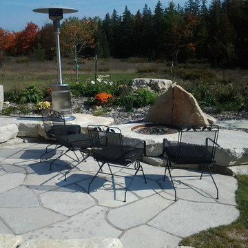Special features, Pillars, fire pits etc