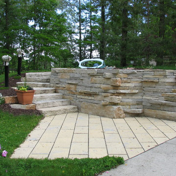 Special features, Pillars, fire pits etc