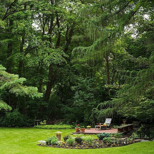 Design ideas for a mid-century modern backyard landscaping in Other.