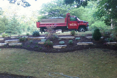 St Charles Mulch Bed with Outcropping Stone