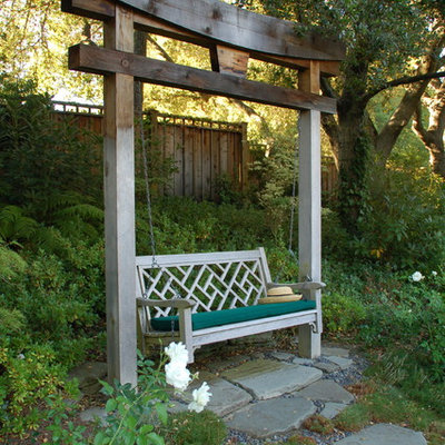 Inspiration for a traditional shade stone landscaping in San Francisco.