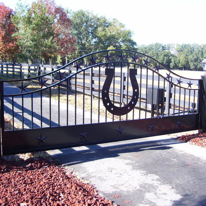 Horseshoe Driveway Photos & Ideas Houzz