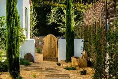 Exempel på en medelhavsstil trädgård